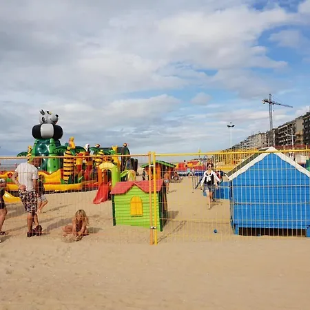 Near Dunes In Koksijde, Cleaning Included アパート コクセッド