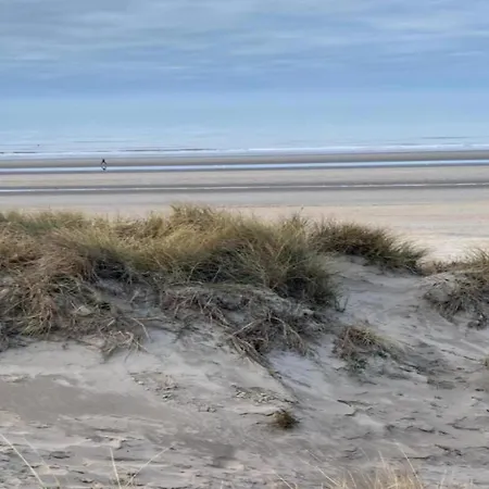 Near Dunes In Koksijde, Cleaning Included Apartment *